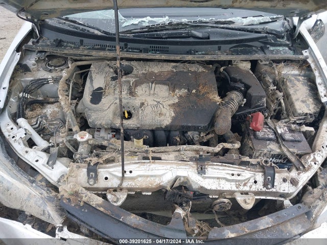 Toyota COROLLA LE 2018 5YFBURHE9JP753227 Image 10