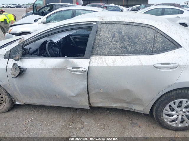Toyota COROLLA LE 2018 5YFBURHE9JP753227 Image 14