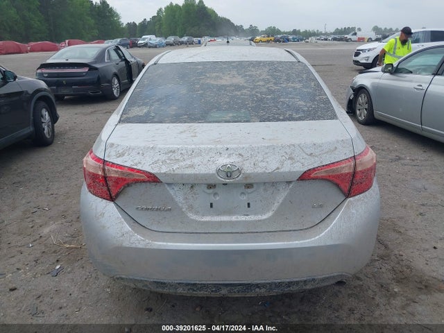Toyota COROLLA LE 2018 5YFBURHE9JP753227 Image 16