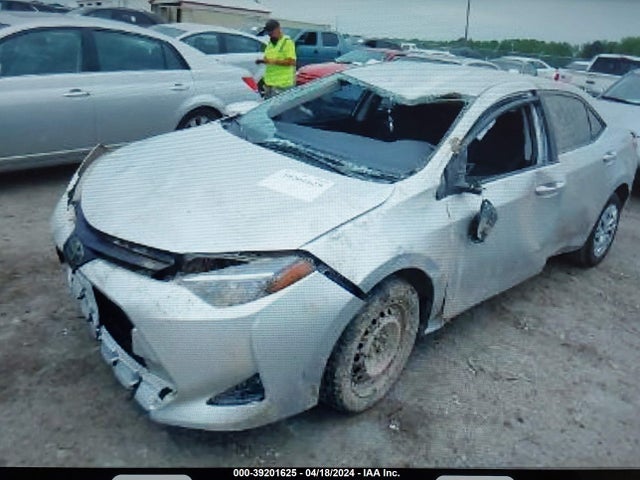 Toyota COROLLA LE 2018 5YFBURHE9JP753227 Image 6