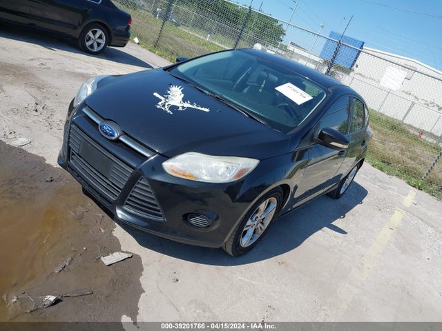 Ford FOCUS SE 2014 1FADP3K25EL277199 Image 2