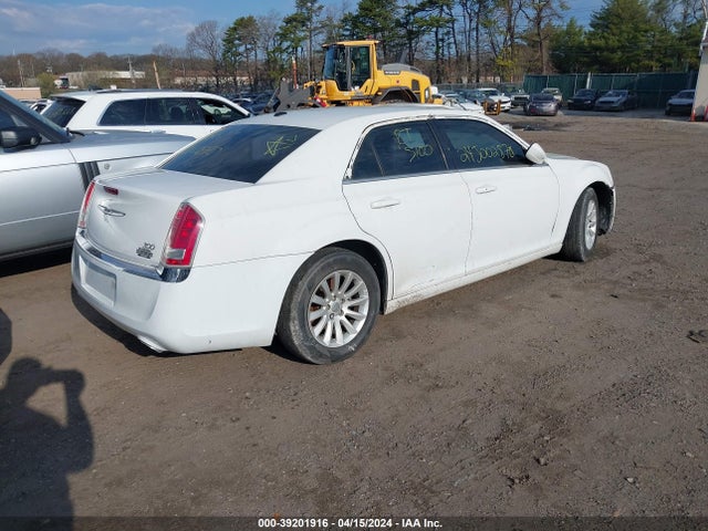 Chrysler 300 2014 2C3CCAAG9EH345766 Image 4