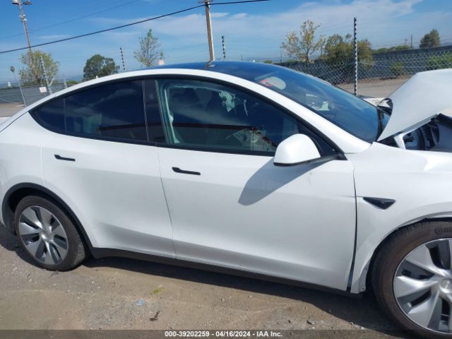 7SAYGDEE8RF982517 Tesla Model Y Long Range Dual Motor All-wheel Drive