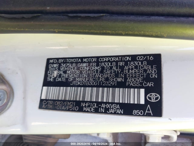 Toyota PRIUS C 2016 JTDKDTB30G1123291 Image 9