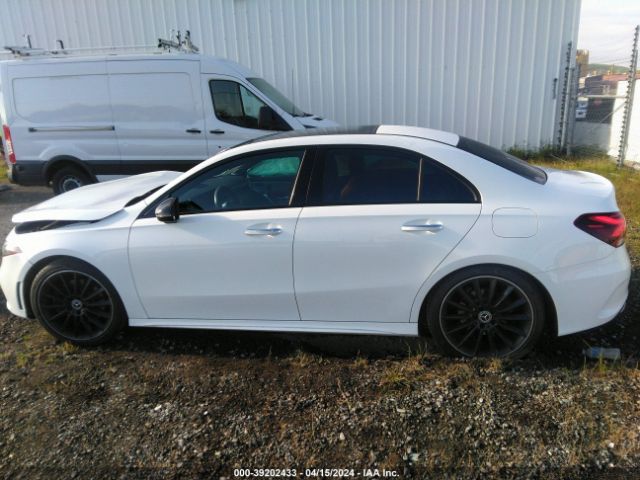 WDD3G4EB5KW010491 Mercedes-Benz A 220