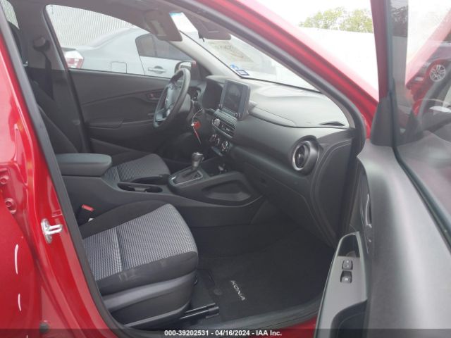 KM8K22AB4NU887774 Hyundai Kona Se