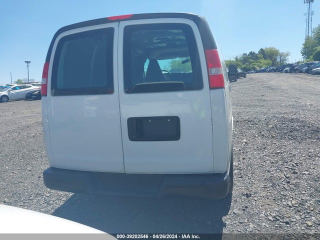 Chevrolet Express 2500 Work Van 2019 1GCWGAFP2K1166887 Image 16