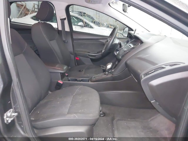 Ford FOCUS SE 2017 1FADP3F26HL277338 Image 5