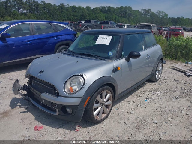2008 MINI COOPER WMWMF33578TT64853 Photo 1