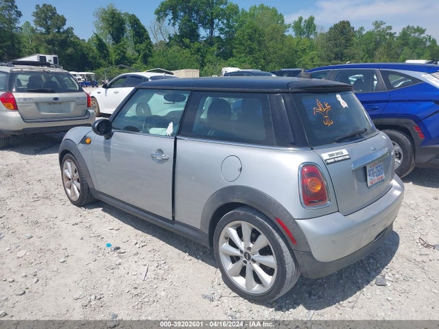2008 MINI COOPER WMWMF33578TT64853 Photo 2