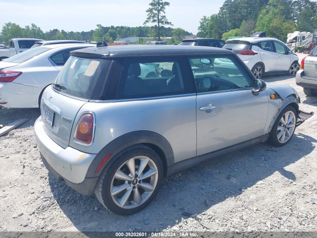 2008 MINI COOPER WMWMF33578TT64853 Photo 3