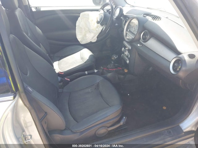2008 MINI COOPER WMWMF33578TT64853 Photo 4