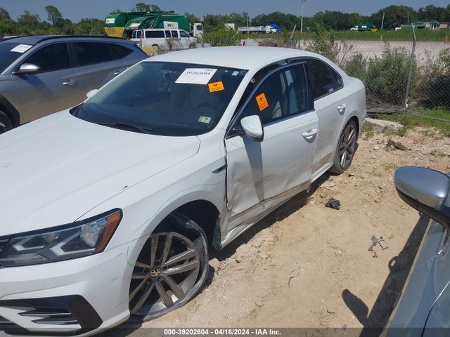 1VWDT7A31HC035762 Volkswagen Passat 1.8t R-line