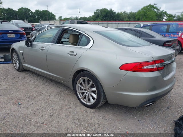 2013 JAGUAR XF SAJWA0ES3DPU04846 Photo 2