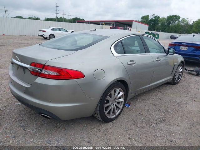 2013 JAGUAR XF SAJWA0ES3DPU04846 Photo 3