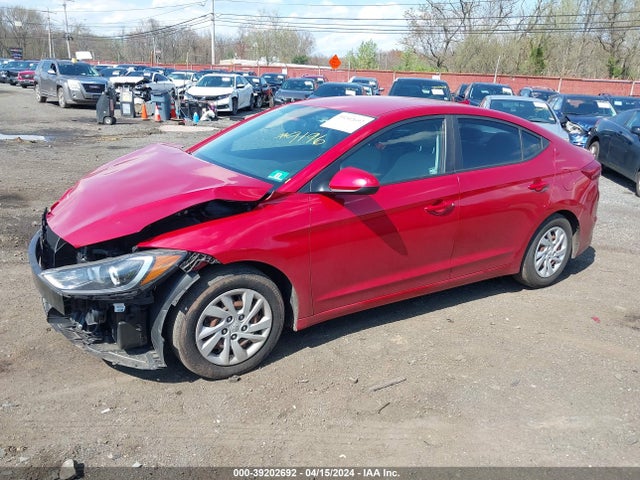 Hyundai ELANTRA SE 2018 5NPD74LF5JH379196 Image 2