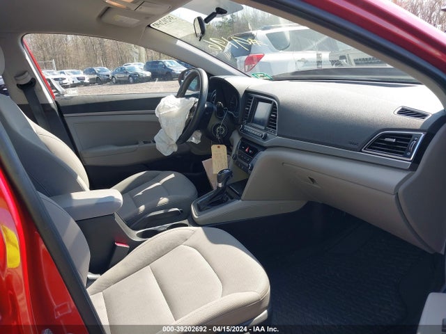 Hyundai ELANTRA SE 2018 5NPD74LF5JH379196 Image 5