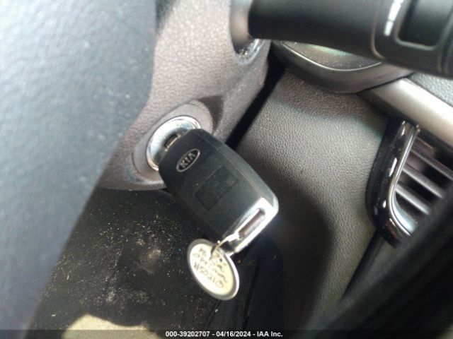 5XXGT4L3XJG236402 KIA Optima S