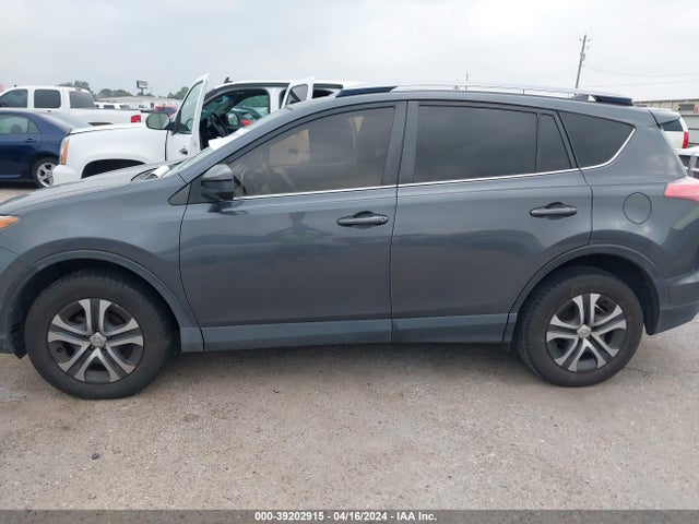 Toyota RAV4 LE 2017 JTMZFREV2HD094756 Image 14
