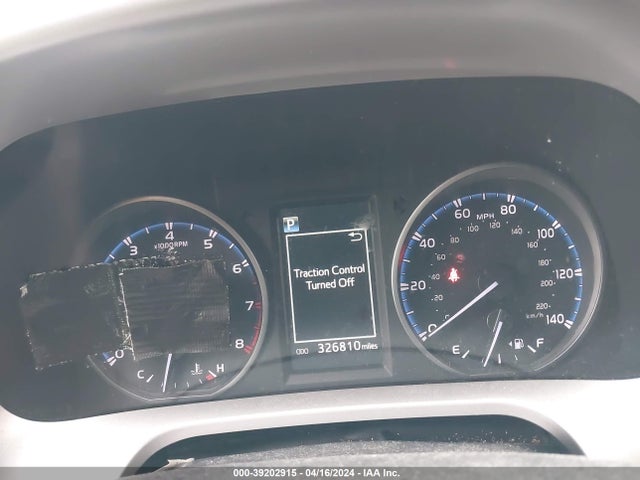 Toyota RAV4 LE 2017 JTMZFREV2HD094756 Image 15