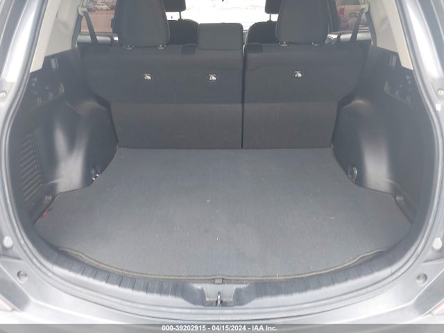 Toyota RAV4 LE 2017 JTMZFREV2HD094756 Image 6