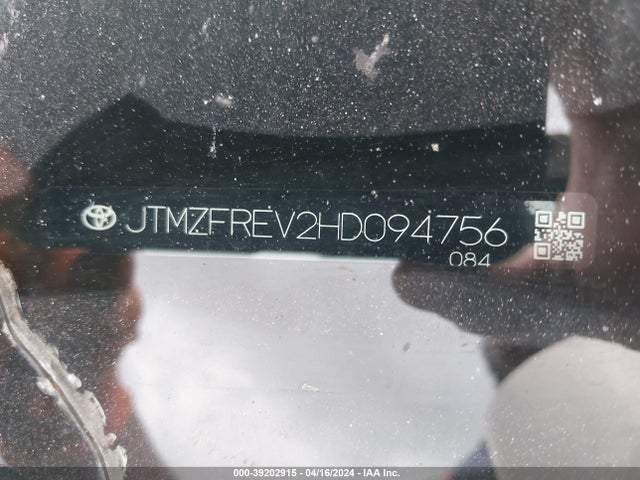 Toyota RAV4 LE 2017 JTMZFREV2HD094756 Image 9