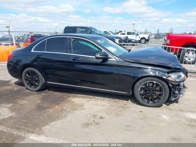 55SWF4JB1GU098983 Mercedes-Benz C 300 Luxury/sport