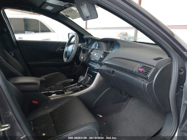 Honda k24w1 2016 1HGCR2F5XGA221208 Image 18