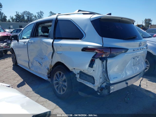 Toyota SIENNA XLE 2023 5TDYSKFC5PS076931 Image 3