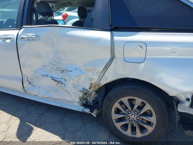 Toyota SIENNA XLE 2023 5TDYSKFC5PS076931 Image 6