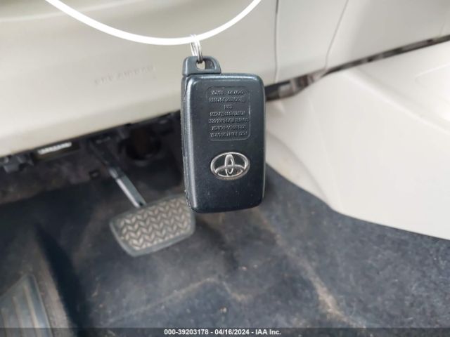 JTDKN3DU6E1827267 Toyota Prius Two