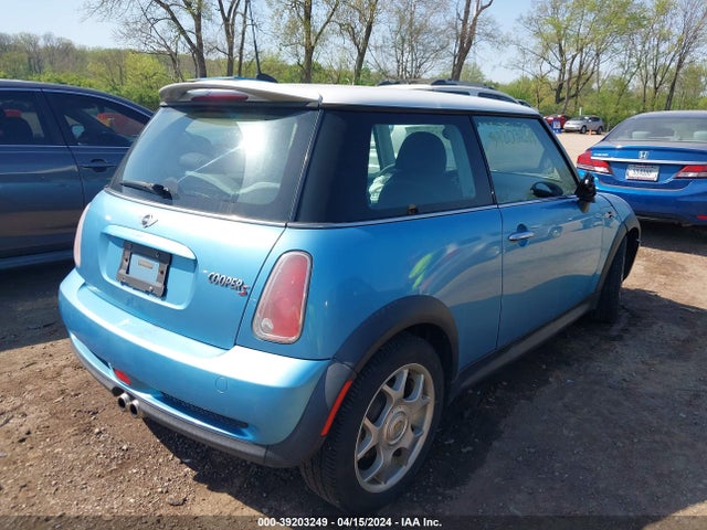 2005 MINI COOPER S WMWRE33575TL10893 Photo 3