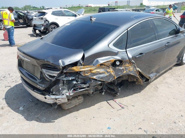 1C3CCCAB8GN168430 Chrysler 200 Limited Platinum