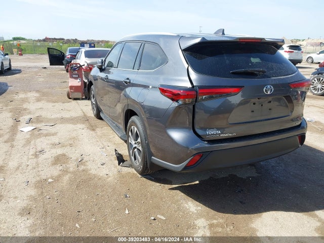 Toyota Highlander Xle 2022 5TDGZRAH8NS142548 Image 3