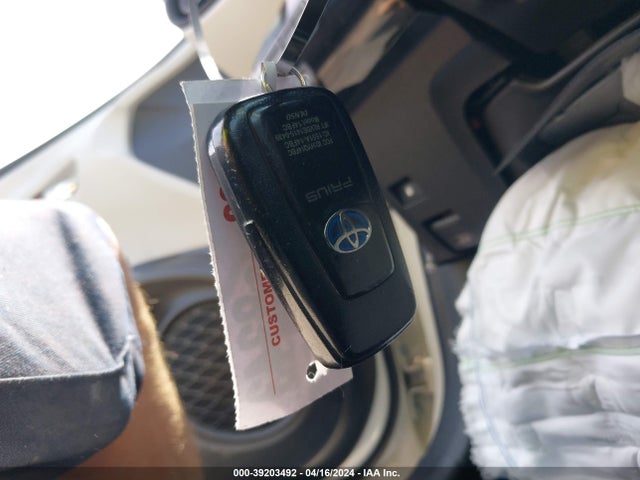 Toyota Prius Two Eco 2017 JTDKARFU0H3531150 Image 11