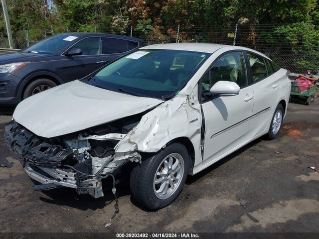 Toyota Prius Two Eco 2017 JTDKARFU0H3531150 Image 2