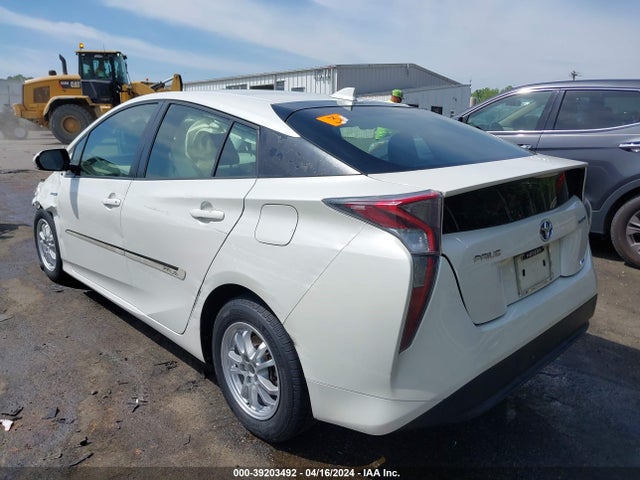 Toyota Prius Two Eco 2017 JTDKARFU0H3531150 Image 3