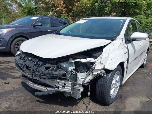 Toyota Prius Two Eco 2017 JTDKARFU0H3531150 Image 6
