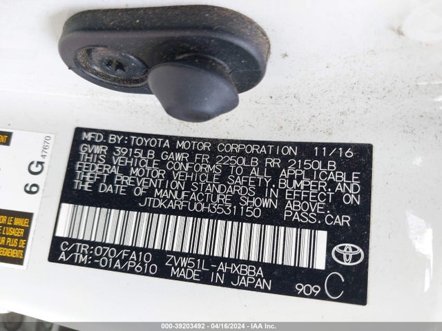 Toyota Prius Two Eco 2017 JTDKARFU0H3531150 Image 9