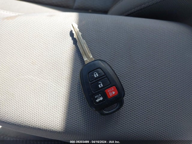 Toyota COROLLA LE 2018 5YFBURHE6JP783477 Image 11