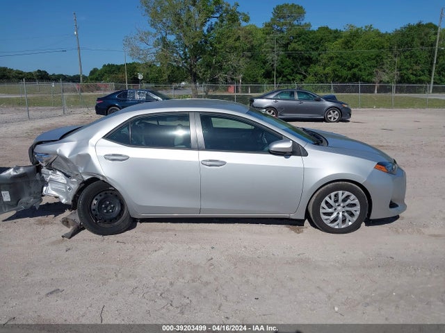 Toyota COROLLA LE 2018 5YFBURHE6JP783477 Image 13