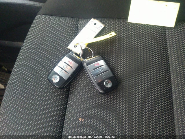 KIA FORTE LX 2017 KNAFK5A81H5669573 Image 11
