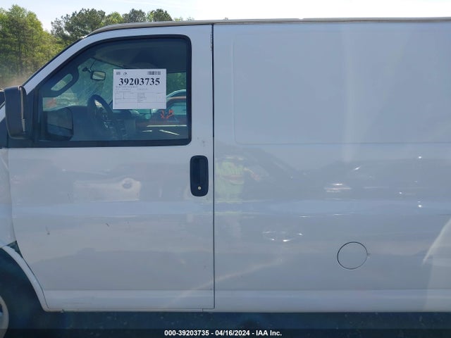 Chevrolet Express 2500 Work Van 2017 1GCWGAFG5H1104084 Image 14