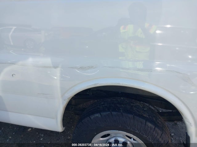 Chevrolet Express 2500 Work Van 2017 1GCWGAFG5H1104084 Image 19