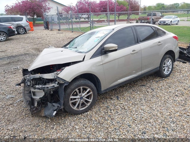 Ford FOCUS SE 2015 1FADP3F20FL239293 Image 2