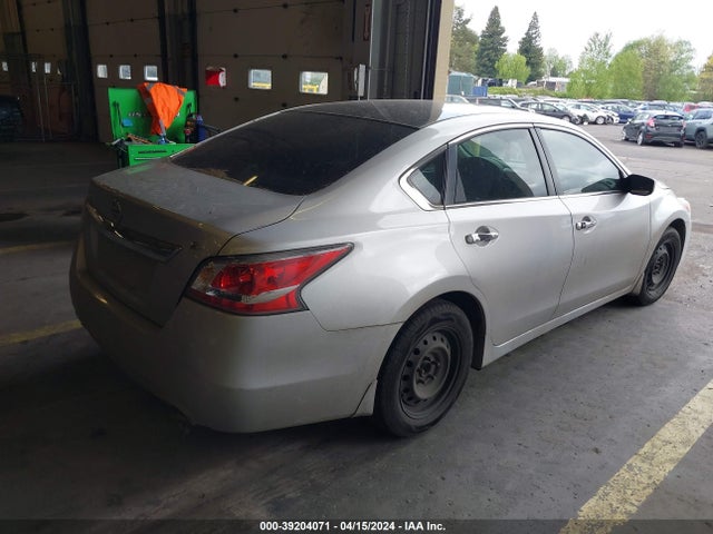 Nissan Altima 2.5 S 2015 1N4AL3AP7FC476574 Image 4