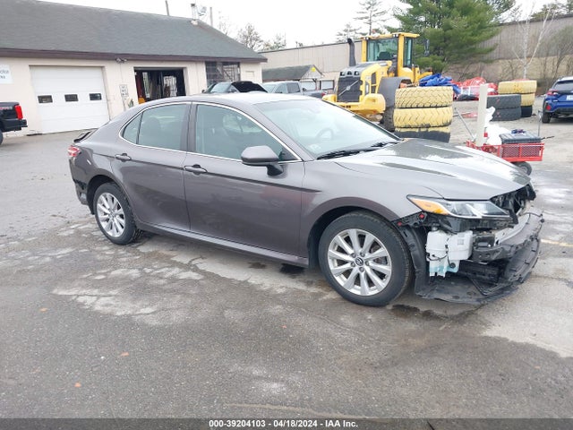 2018 4T1B11HK0JU614845 main image