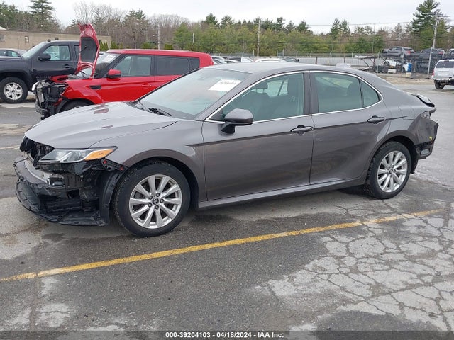 Toyota CAMRY LE 2018 4T1B11HK0JU614845 Image 2