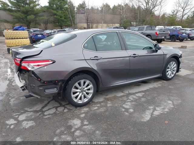 Toyota CAMRY LE 2018 4T1B11HK0JU614845 Image 4