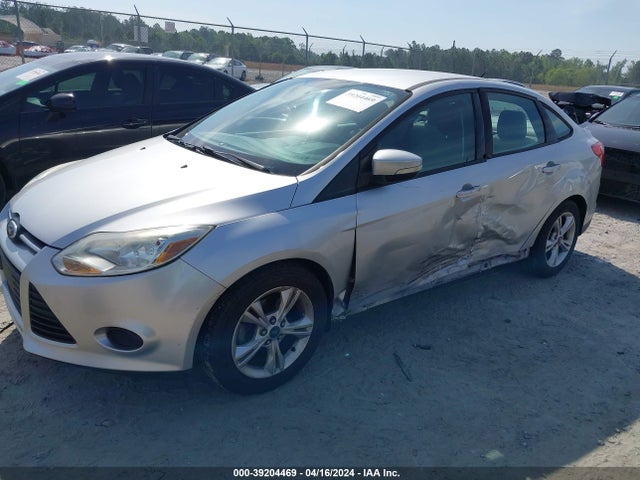 Ford FOCUS SE 2014 1FADP3F23EL180660 Image 2